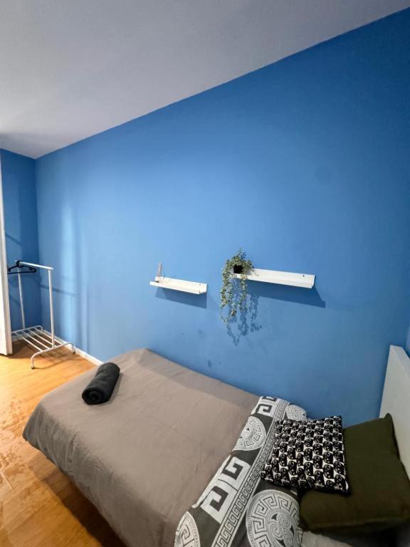Rooms In Spacious Apartment In City Center Барселона Экстерьер фото